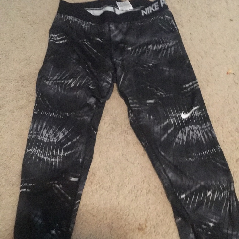 Nike pro printed workout leggings